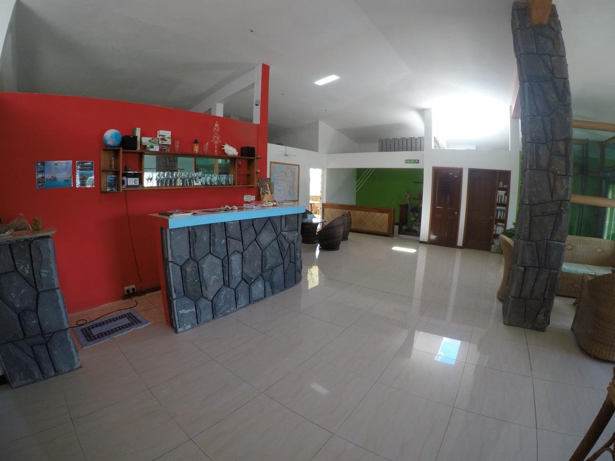 Hotel Tibambari à Bouchon Extérieur photo